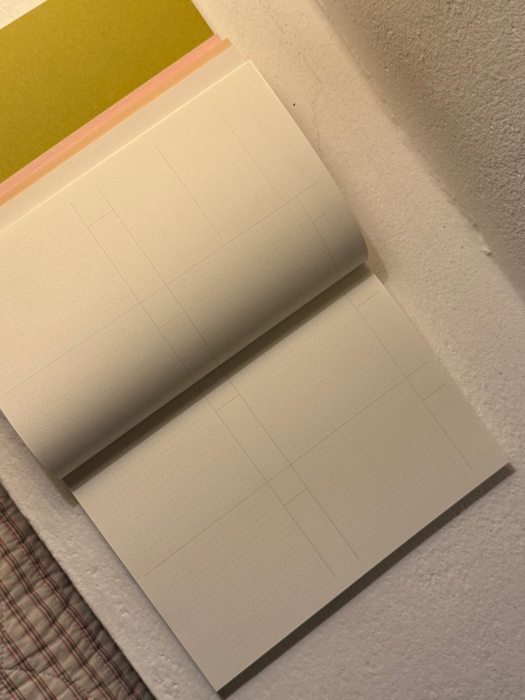 Timeless Explorer : 6-Month Undated Planner